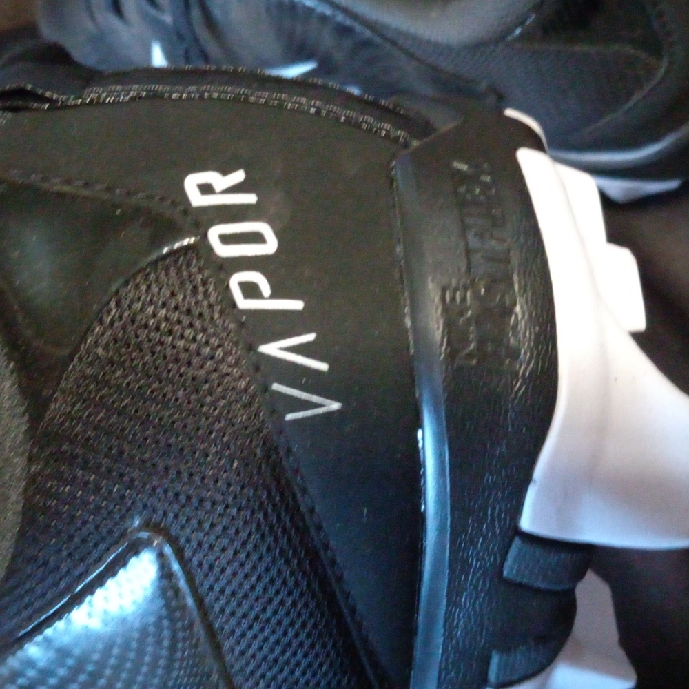 Shoes - Picture 4 of 4